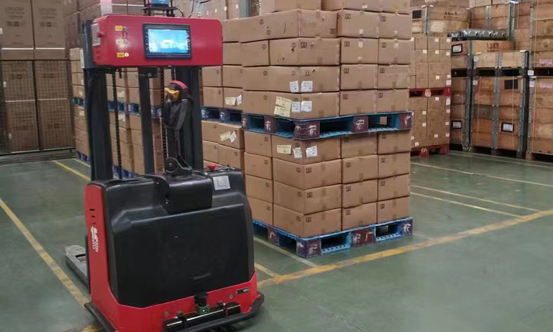 Warehouse-to-line delivery for home appliances