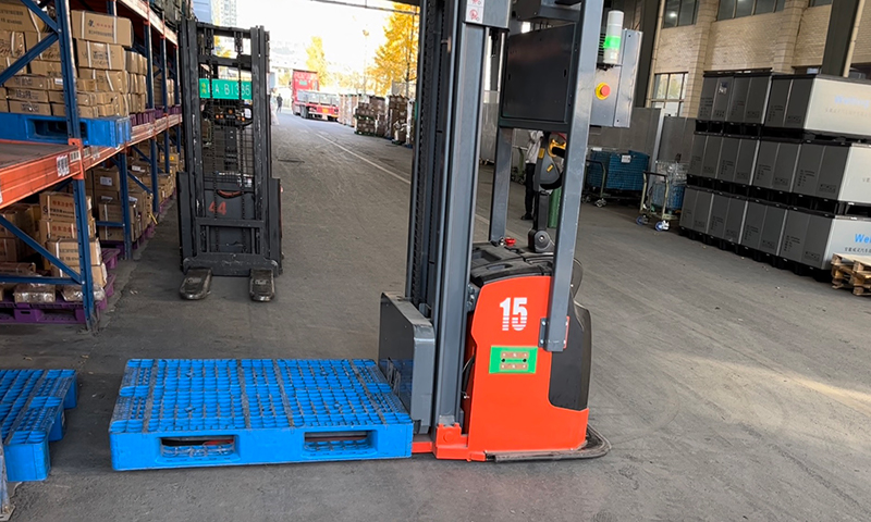 Pallet storage and production supply for home appliances